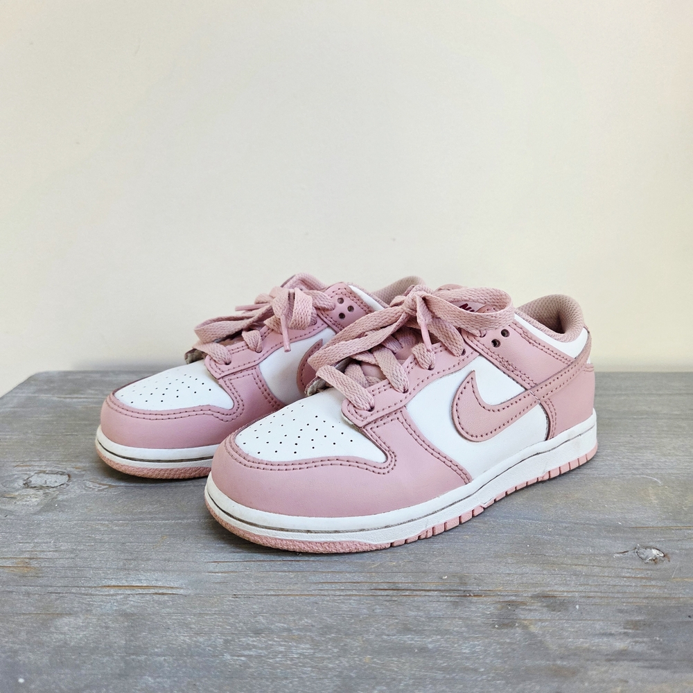 Nike Kids Low-Top Sneakers in Pink and White